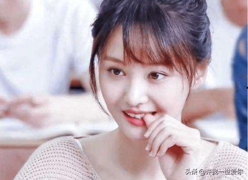 娱乐圈吃瓜小妹妹小说,瓜田里的甜蜜陷阱